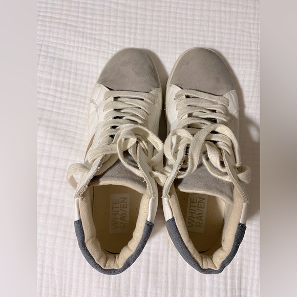 Vici high top sneakers- 7.5 - Picture 3 of 6